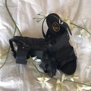 Ash black Wedges